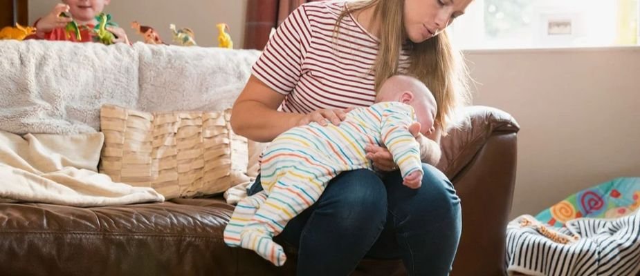 Como fazer o bebê arrotar: Guia completo passo a passo!